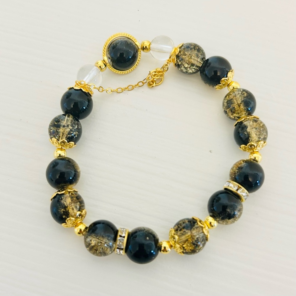 Luxurious Black and Gold Beaded Bracelet